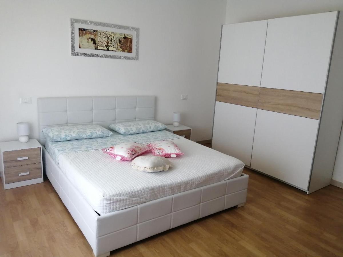 Due Magnolie Hotell Monzambano Exteriör bild